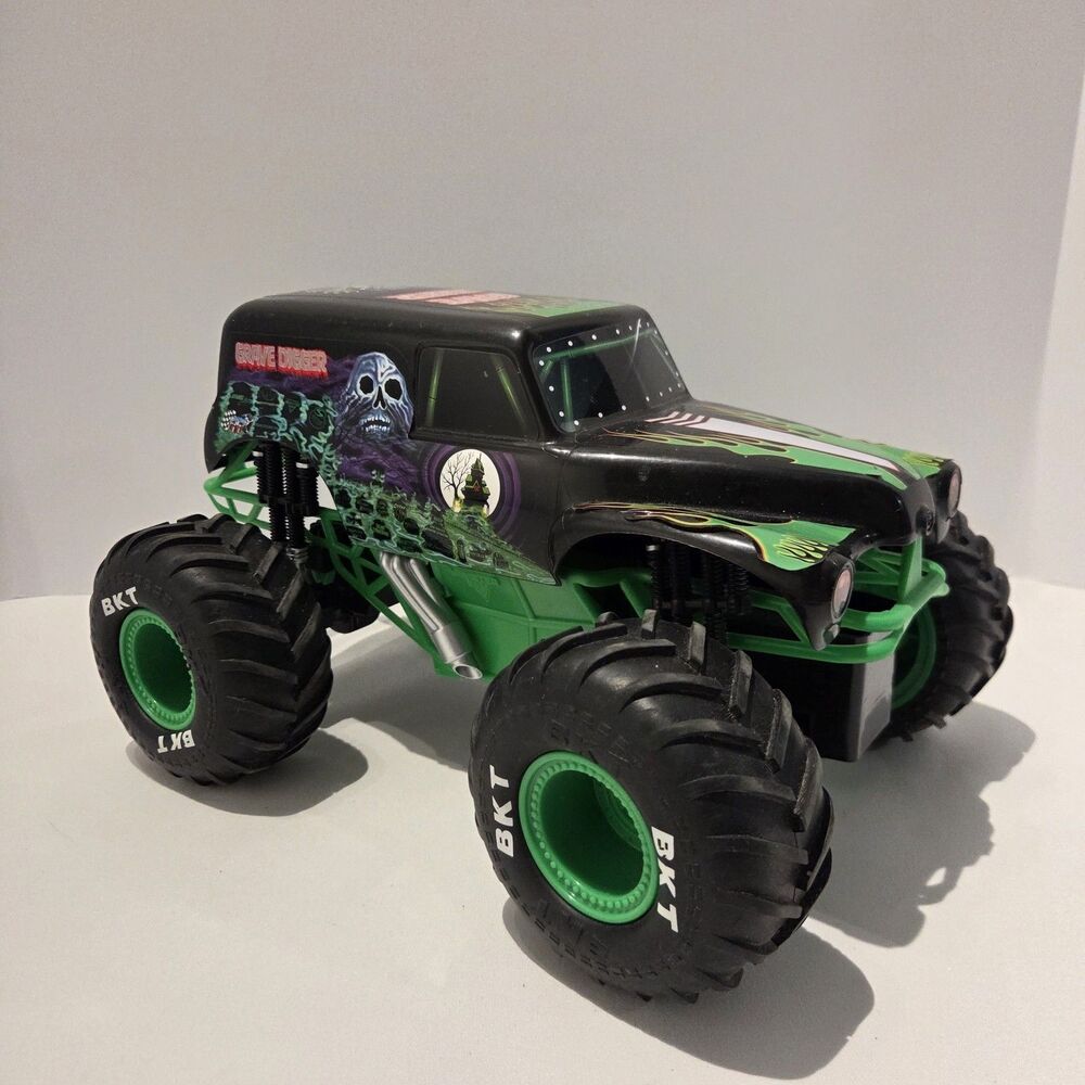Monster Jam Spin Master Grave Digger RC Truck BKT Tires No Remote 66801